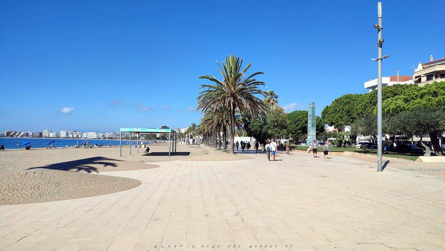 62 - Rosas - Paseo Maritime et Plage Nova.jpg